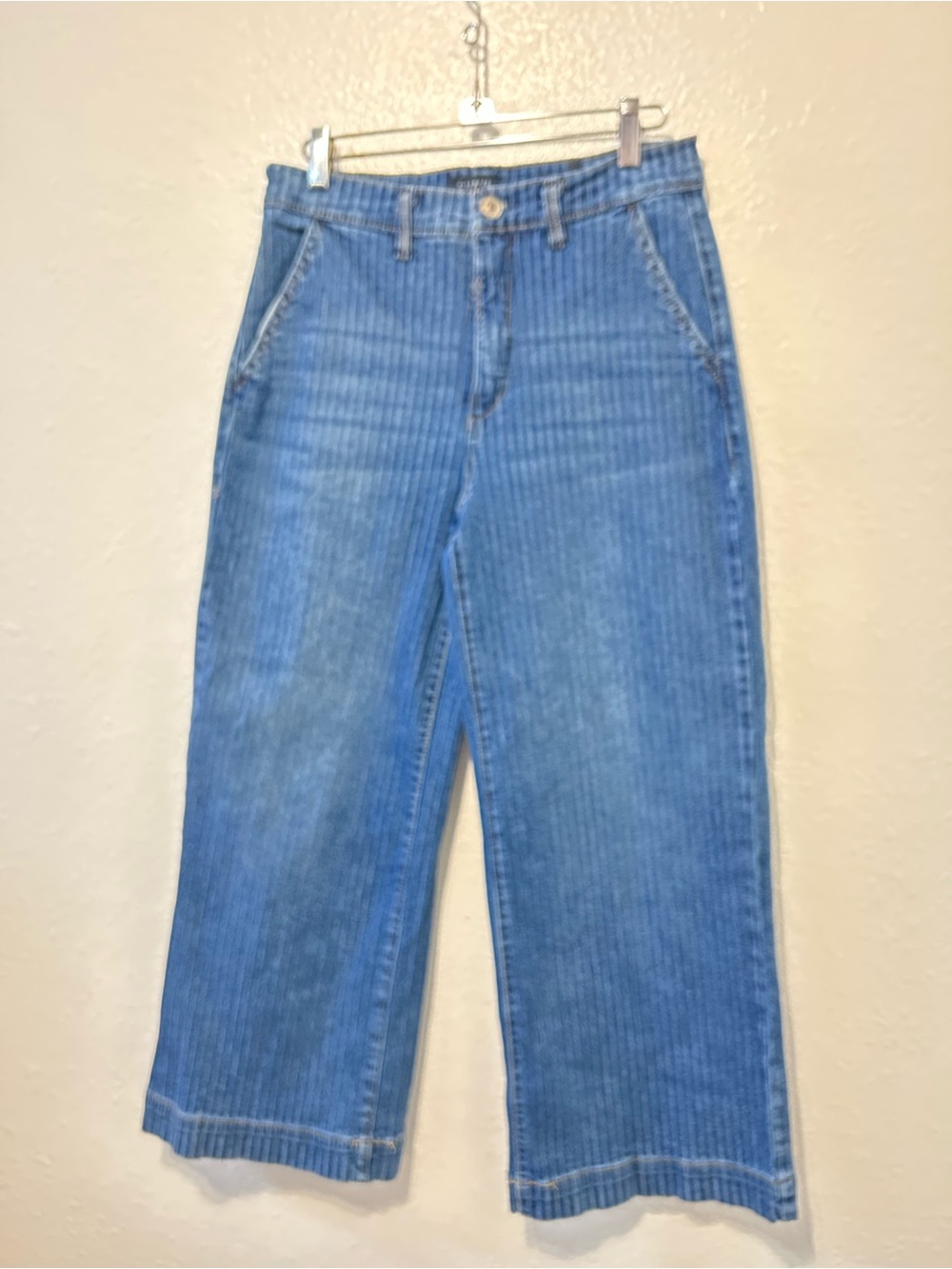 High-Rise Wide-Leg Women's Jeans in Medium Blue